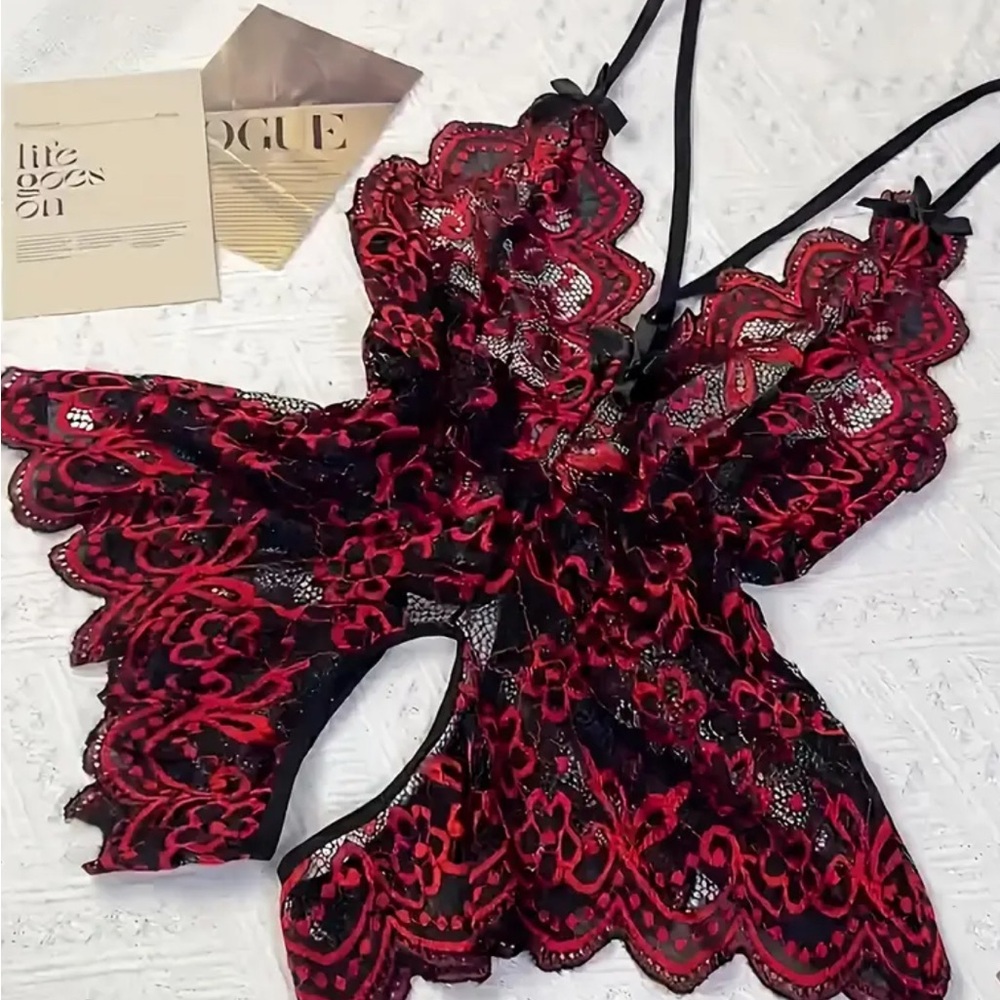 Elegant Red and Black Lace crotchless lingerie brand new in package